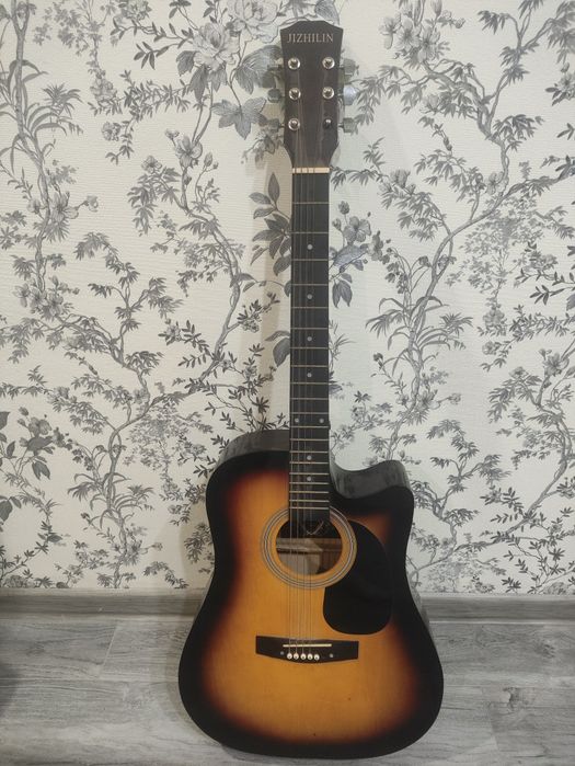 Гитара в хорошем состояни