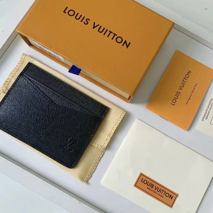 Louis vuitton cartholder