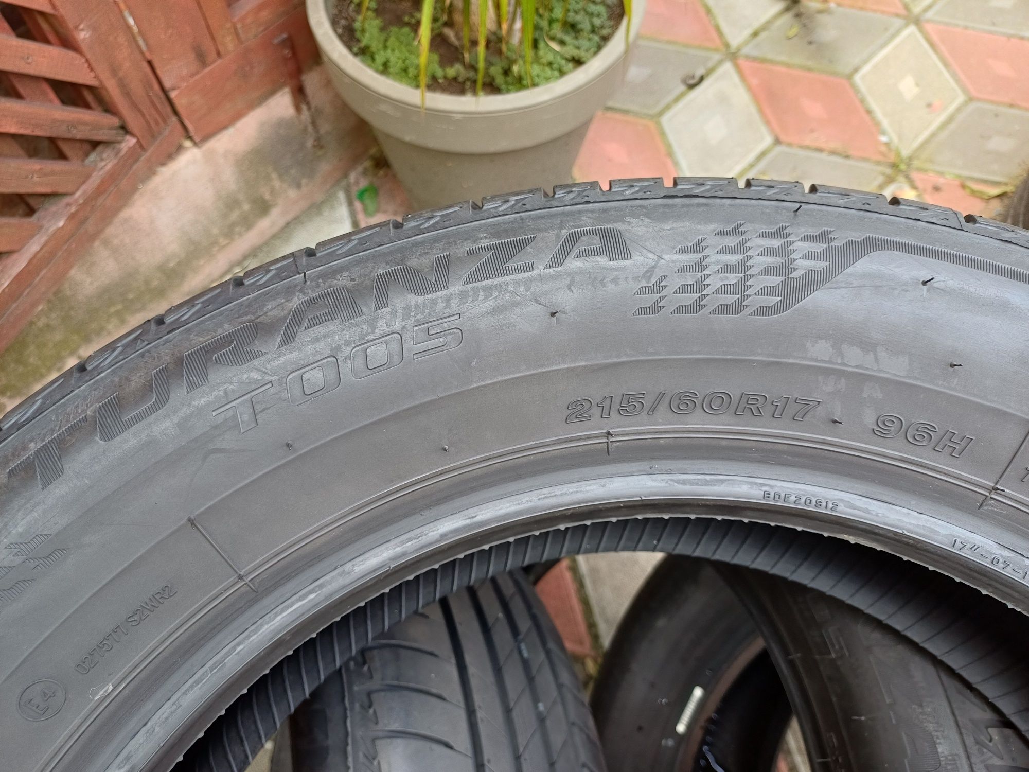 Vand 4 anvelope de vara 215 60 r17 BRIDGESTONE noi din 2023