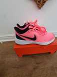 Nike revolution чисто нови
