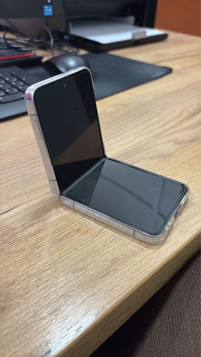 Samsung Galaxy Z Flip 4