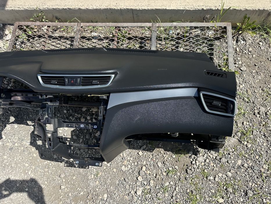 Табло със десен airbag за Нисан Кашкай j11 след 2017г.!