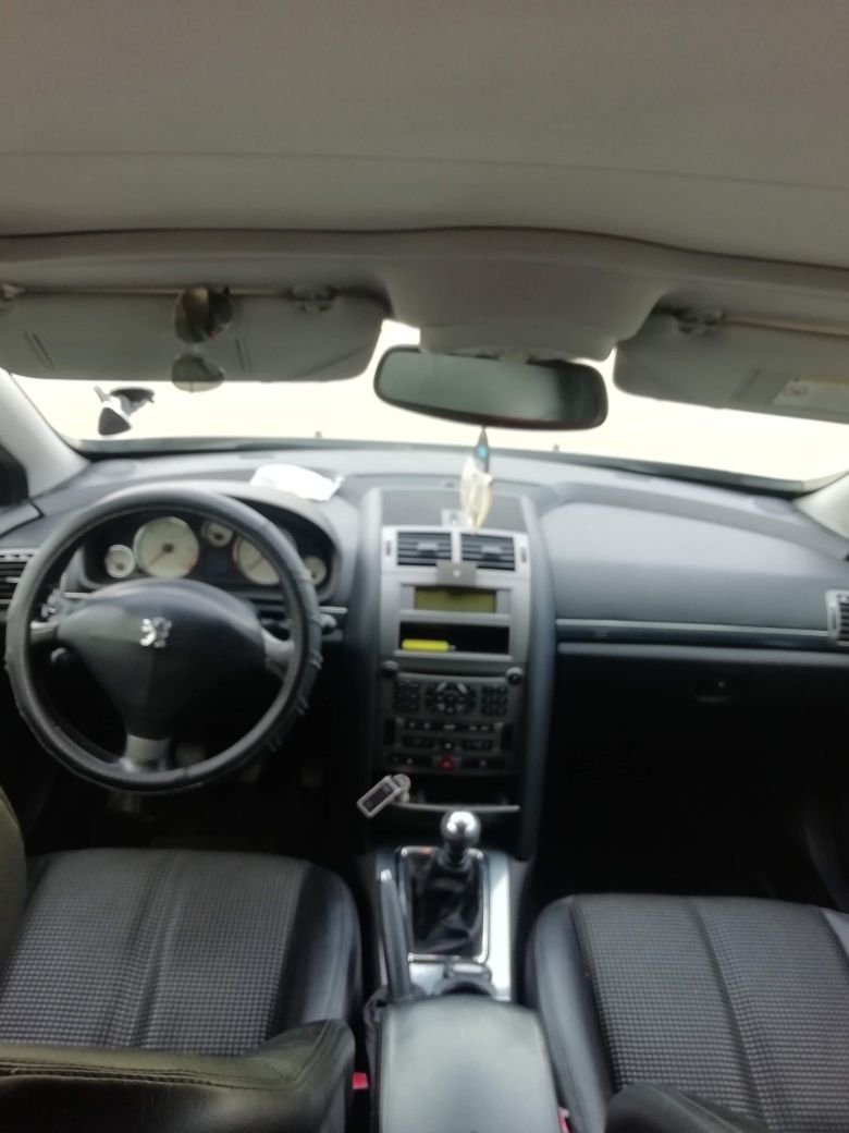 Vând Peugeot 407 pentru dezmembrare totul functional