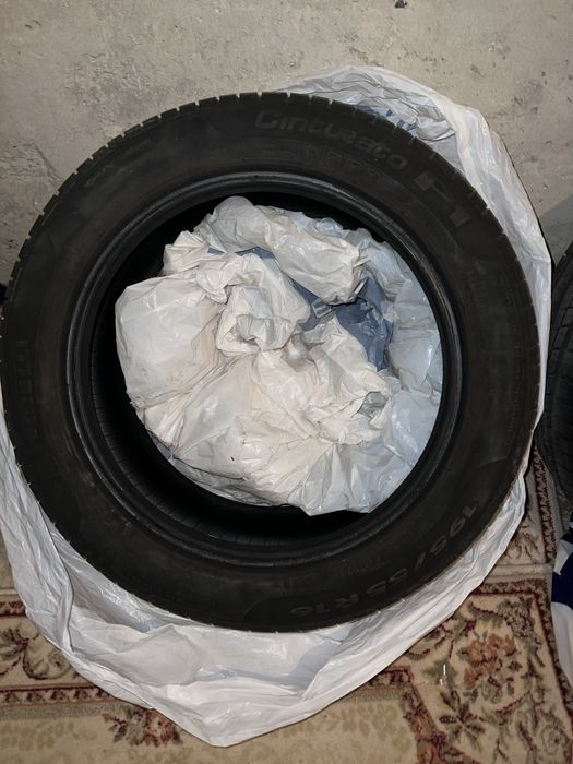 Продавам 2 летни гуми Pirelli Cinturato P1