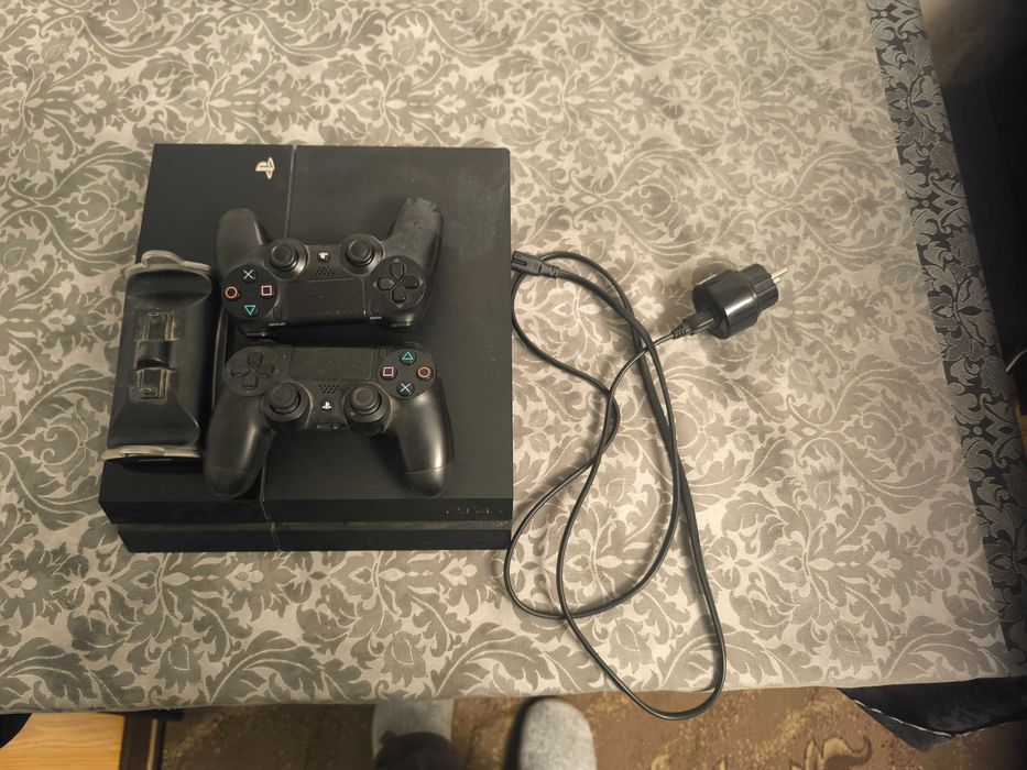 Playstation 4 500ГБ Продавам
