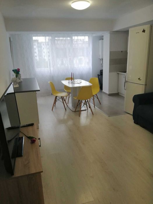 INCHIRIEZ apartament 3 camere, Brașov, Tractorul, str. Nicolae Labiș
