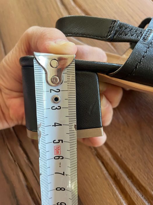 Sandale comode din piele naturală