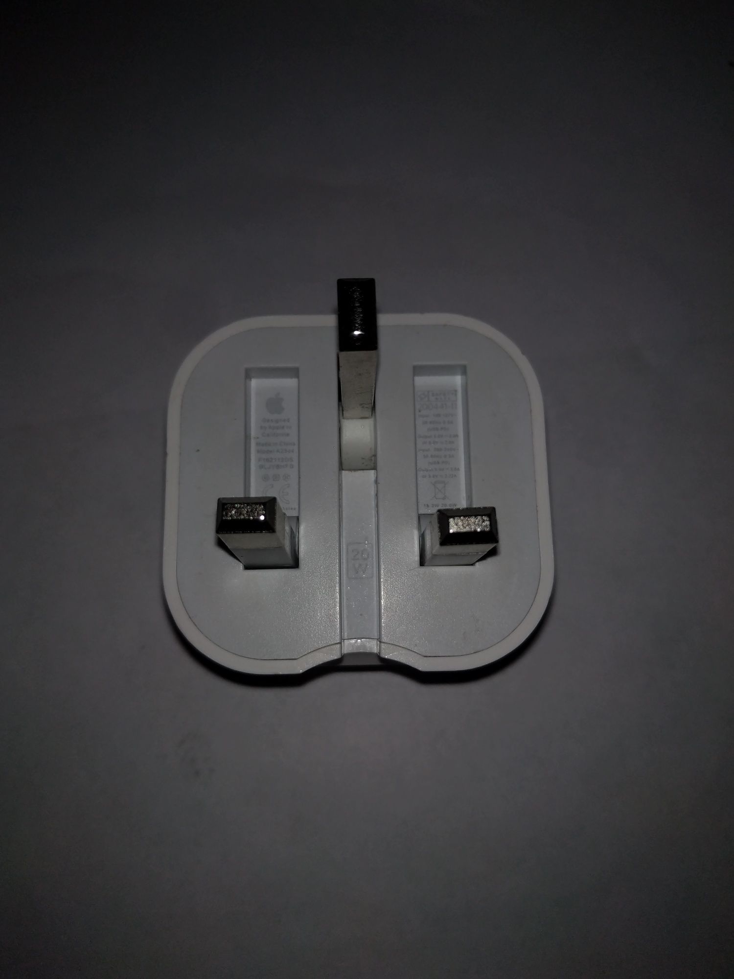 iPhone zaryadchik