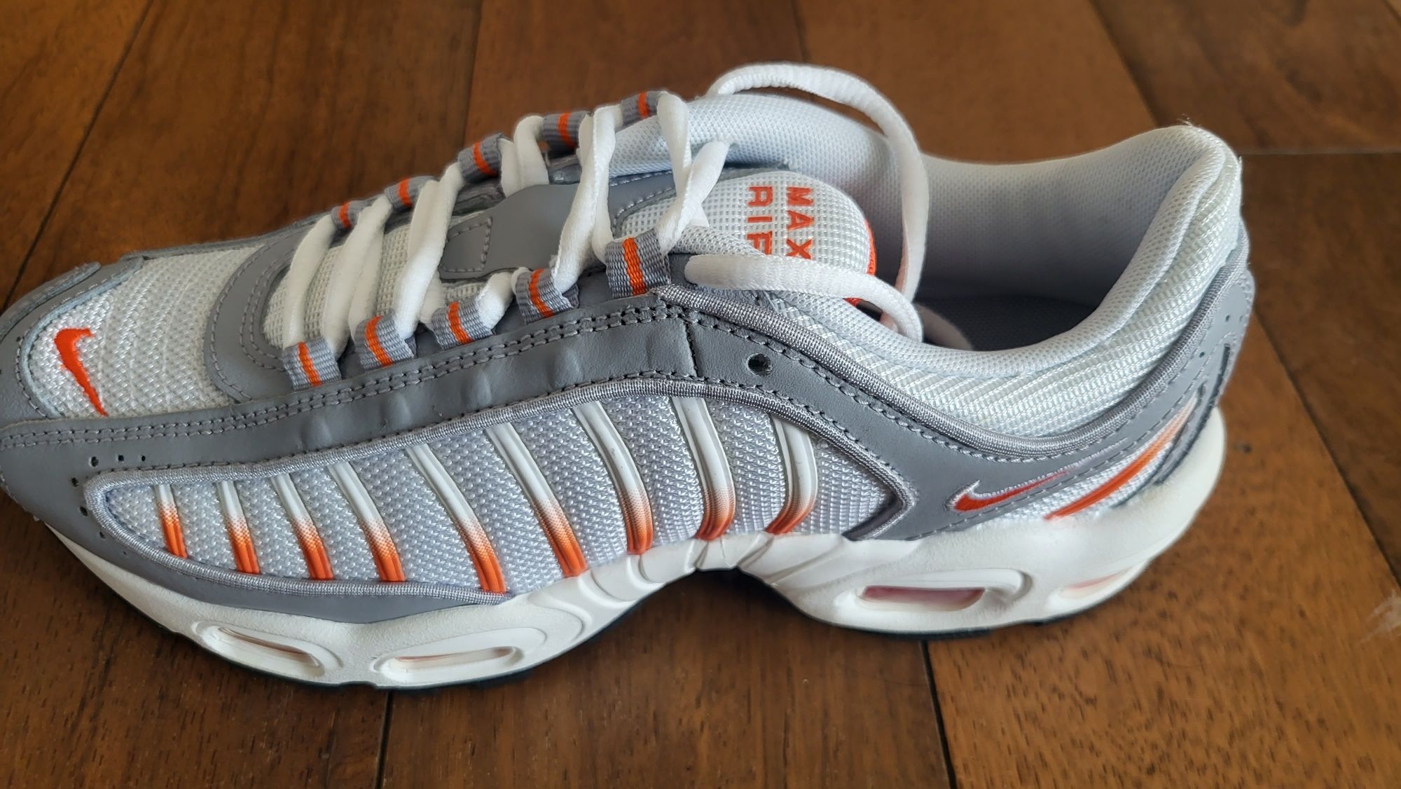 Оригинални маратонки Nike Airmax Tailwind, размер 39