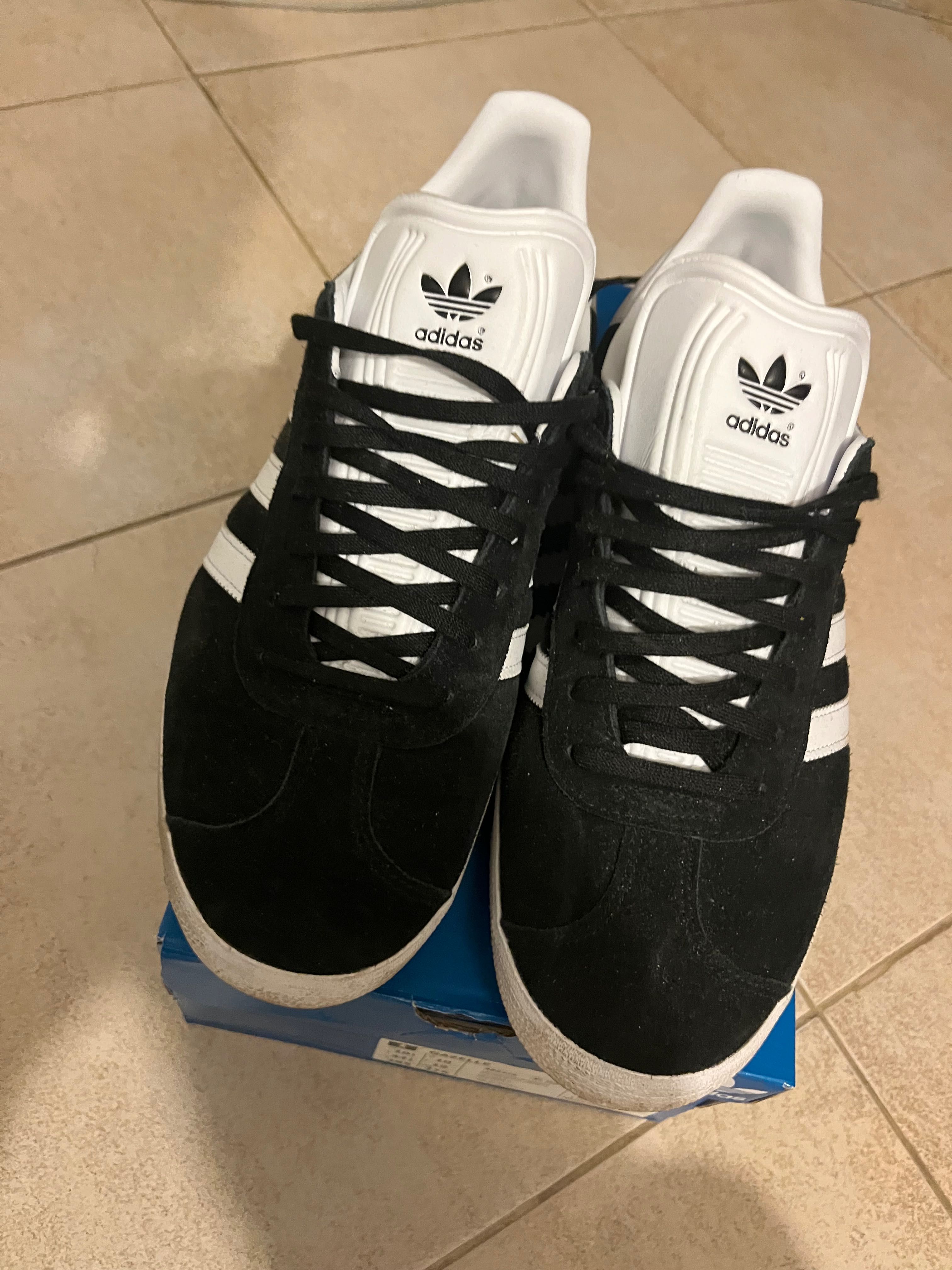 Маратонки  на Adidas