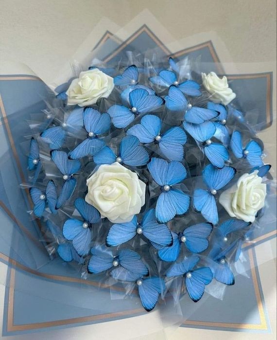 Buchete Cu Fluturi: Delicatețe și Culori În Vânt!