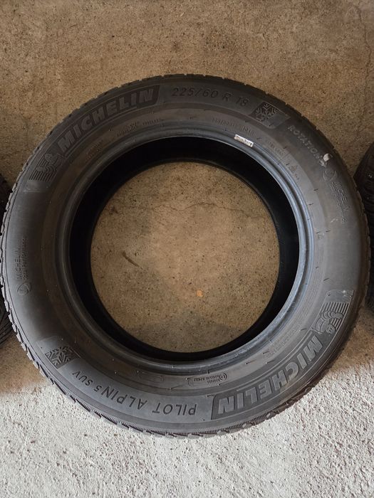 4 бр. Зимни гуми Michelin 225/60 R18 – отлично състояние, готови за се