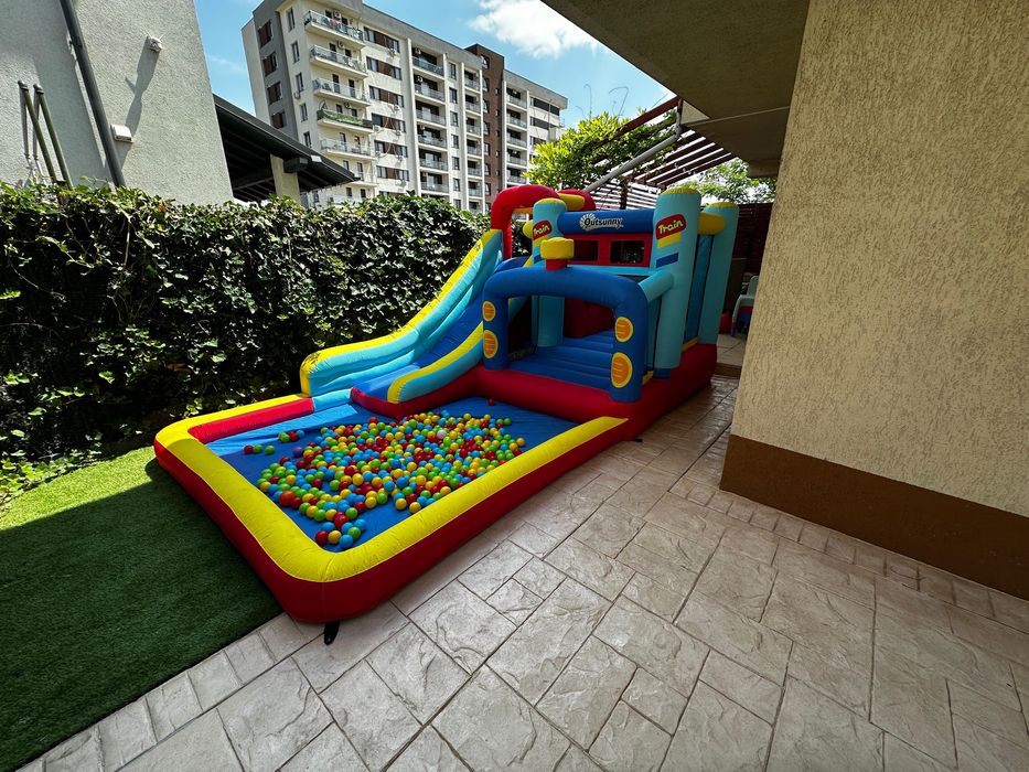 Inchiriez tobogan gonflabil ( pretabil si pentru interior)