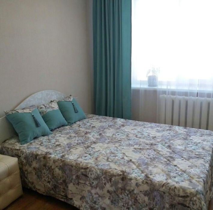 Покрывало и подушки декоративные