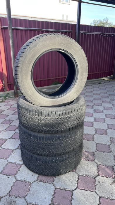 Продам зимнюю резину Gislaved 265 60 R18