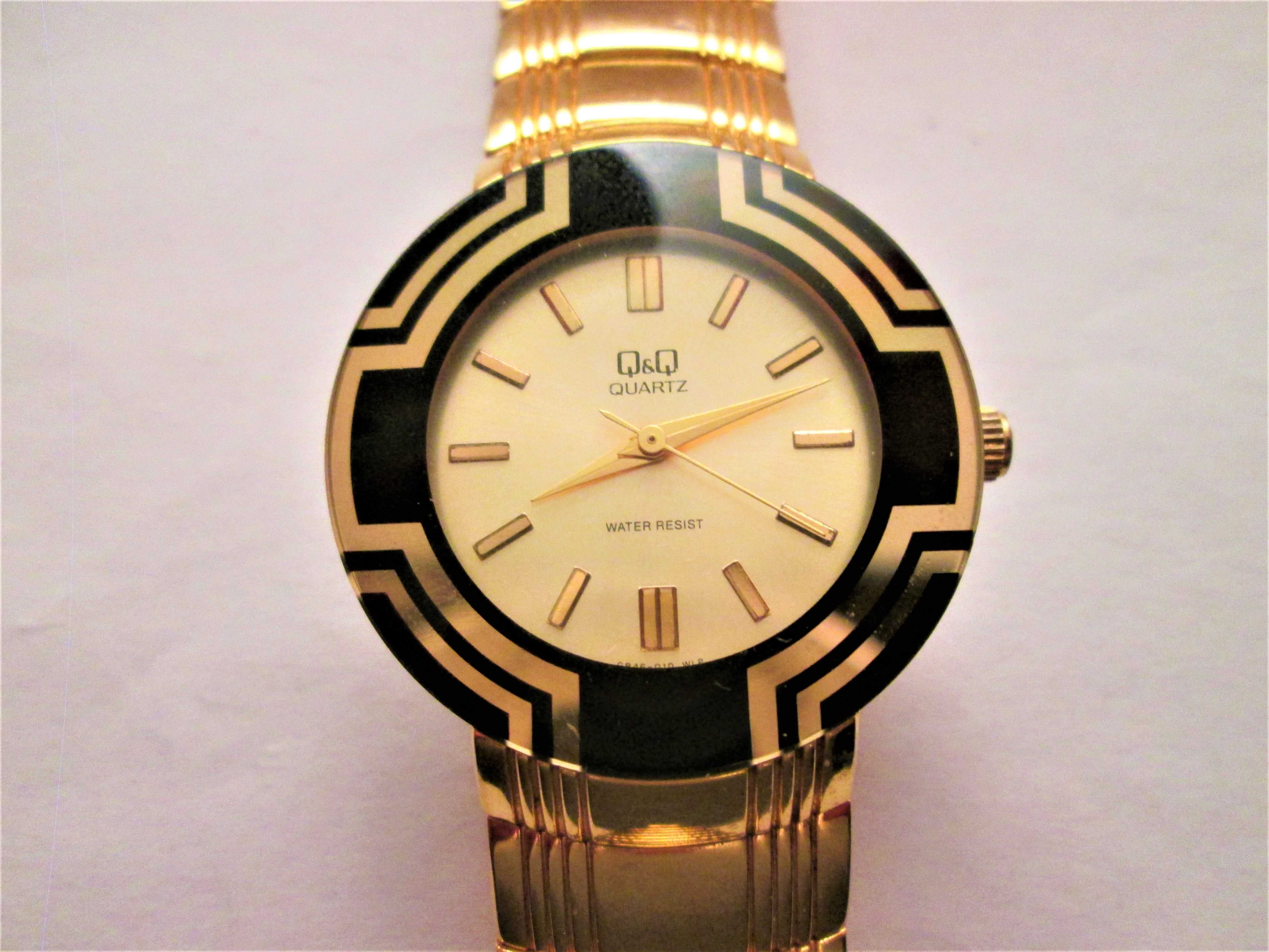 ceas Q&Q de dama placat cu aur , diametrul 32 mm