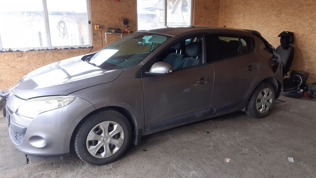 Dezmembrez Piese Renault Megane3 Din 2011