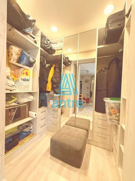 Продава се Тристаен апартамент в София, Витоша - 196 кв.м за 1873 €/кв.м - Снимка #8