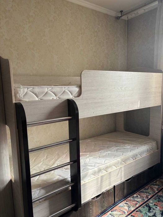 СРОЧНО продаются двухяростные кровати