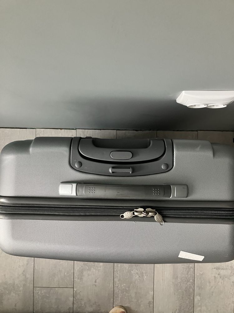 Куфар Samsonite и Revelation