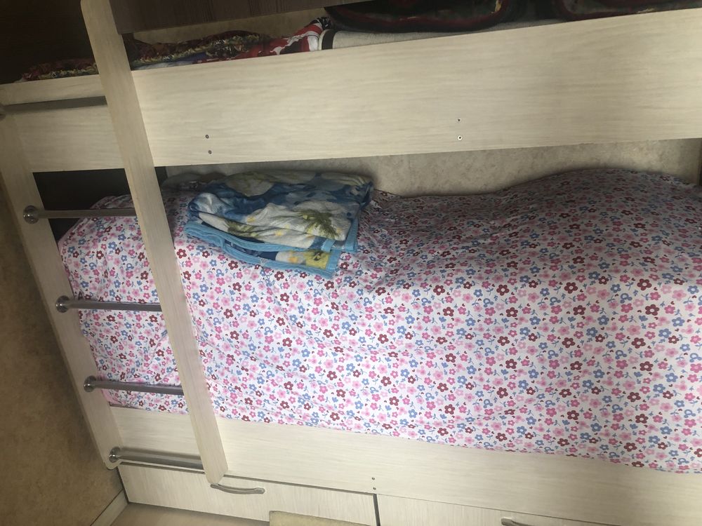 двух ярусный кровать для детей
