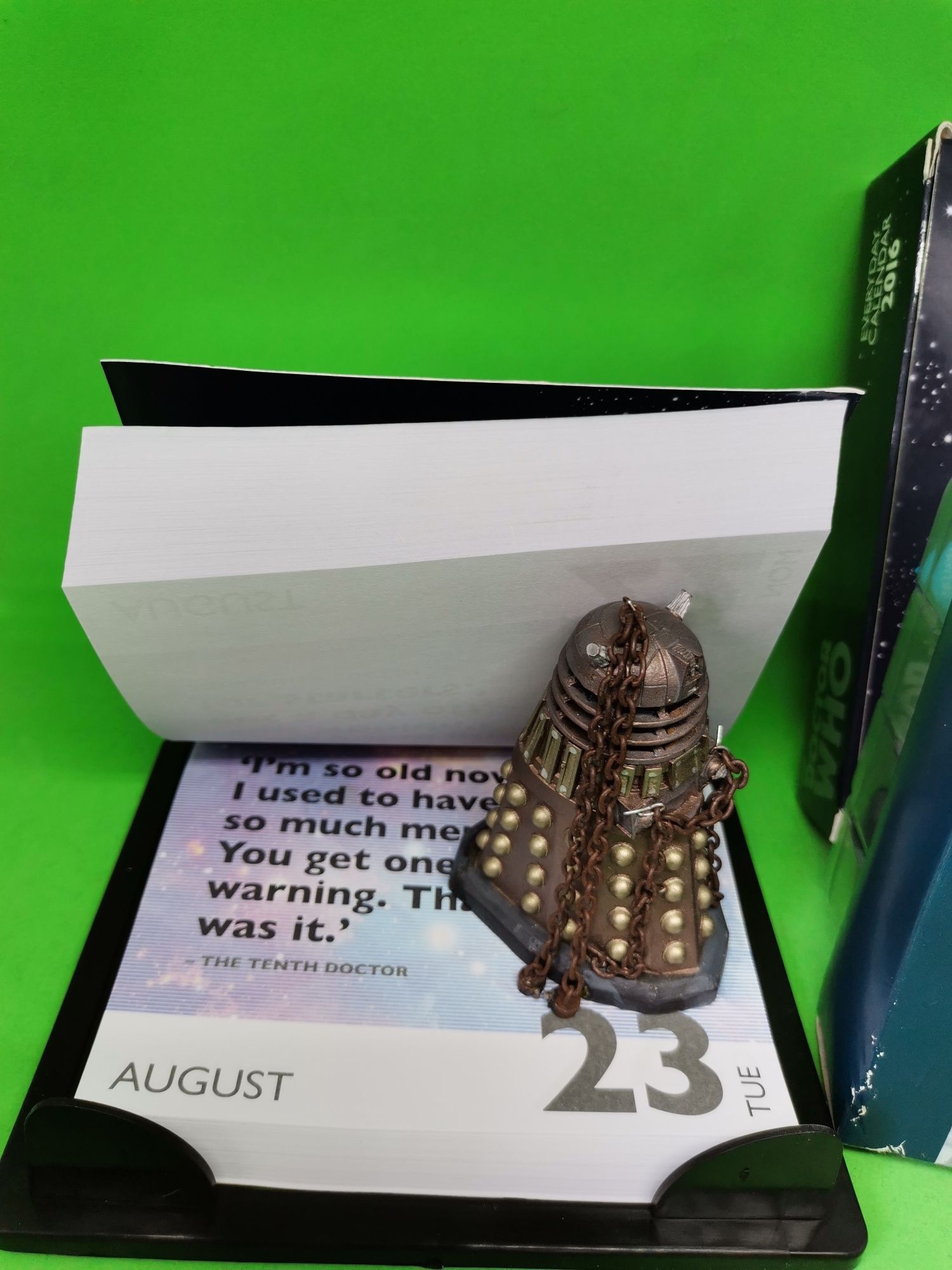 Dr Who. Calendar 2016 și figurină Zygon. Figurină Dalek din metal