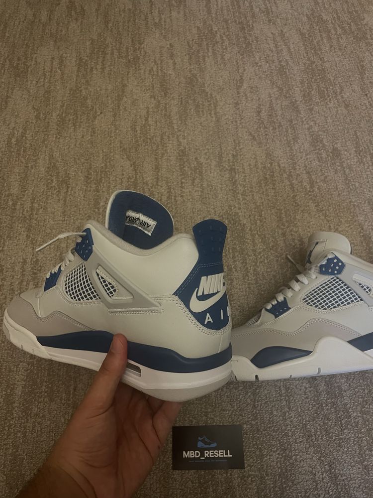 Air Jordan 4 Military Blue