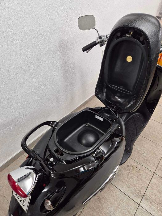 Скутери Sym Jet Suzuki Piaggio Yamaha Honda Aprilia