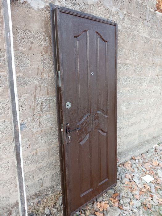 Входная дверь б/у