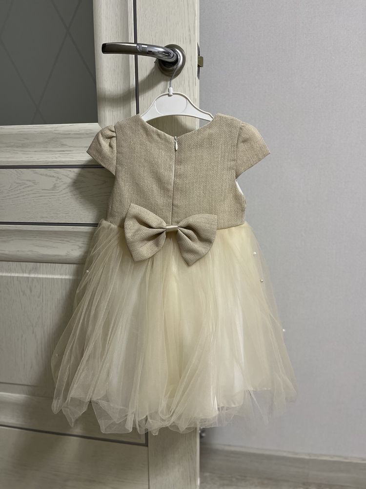 Продам детское платье (размер 100,104)