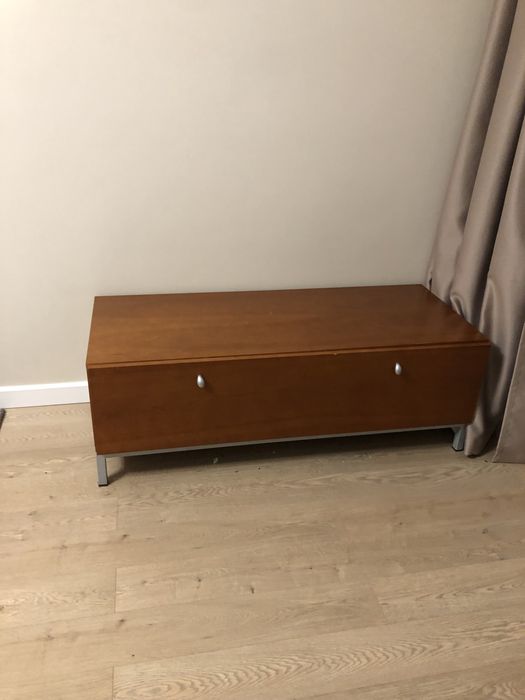 Продам  тумбочку