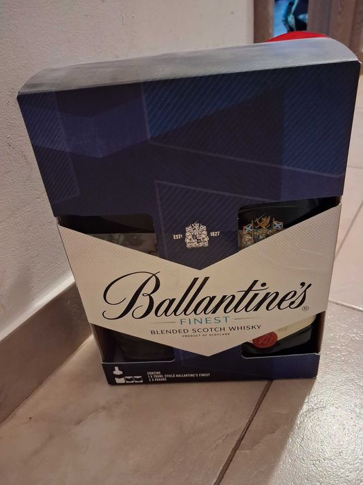 Set Ballantines cu doua pahare