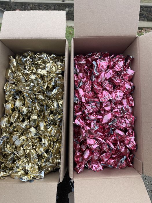 Saloane , bomboane de pom