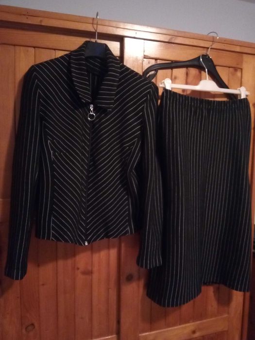 Costum dama, din jerse