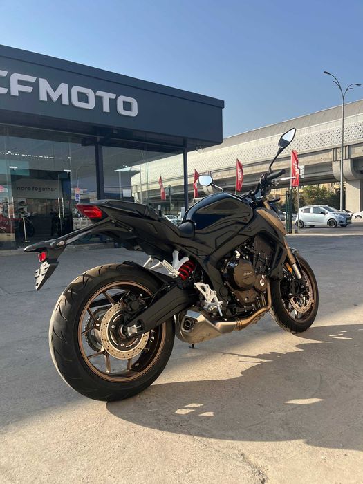 Новый стритбайк ZEN CB800