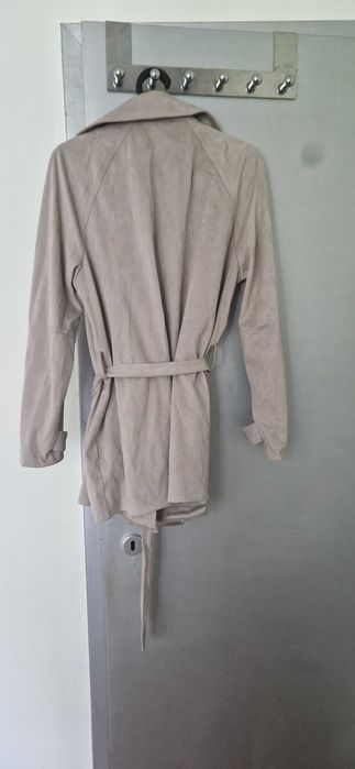 Дрехи XS на ZARA - тренчкот / шлифер, панталони, бюстие