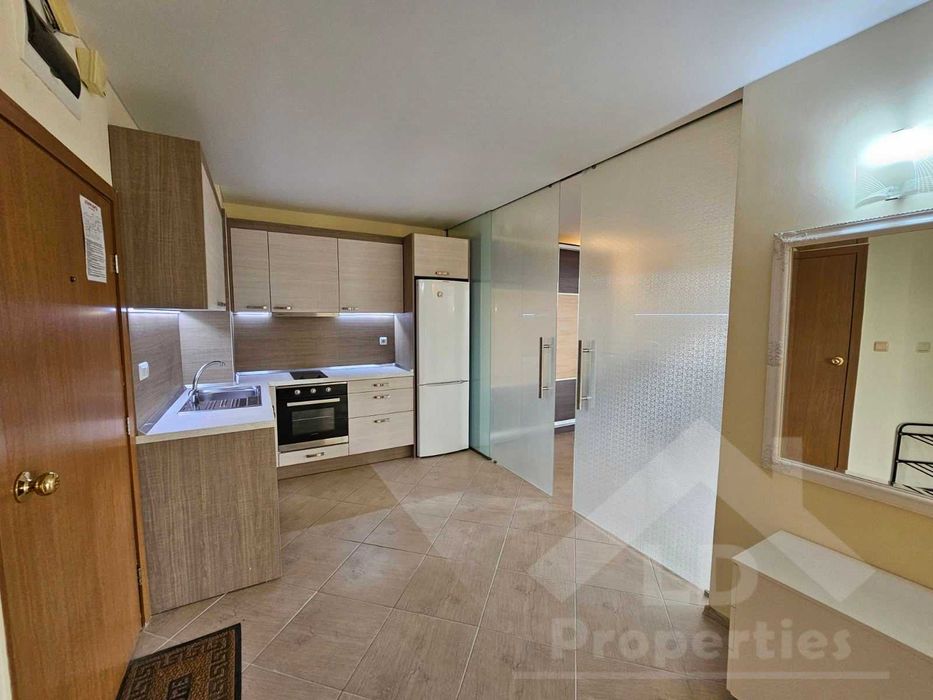 Просторен двустаен апартамент с изглед към морето, к.к."Чайка"