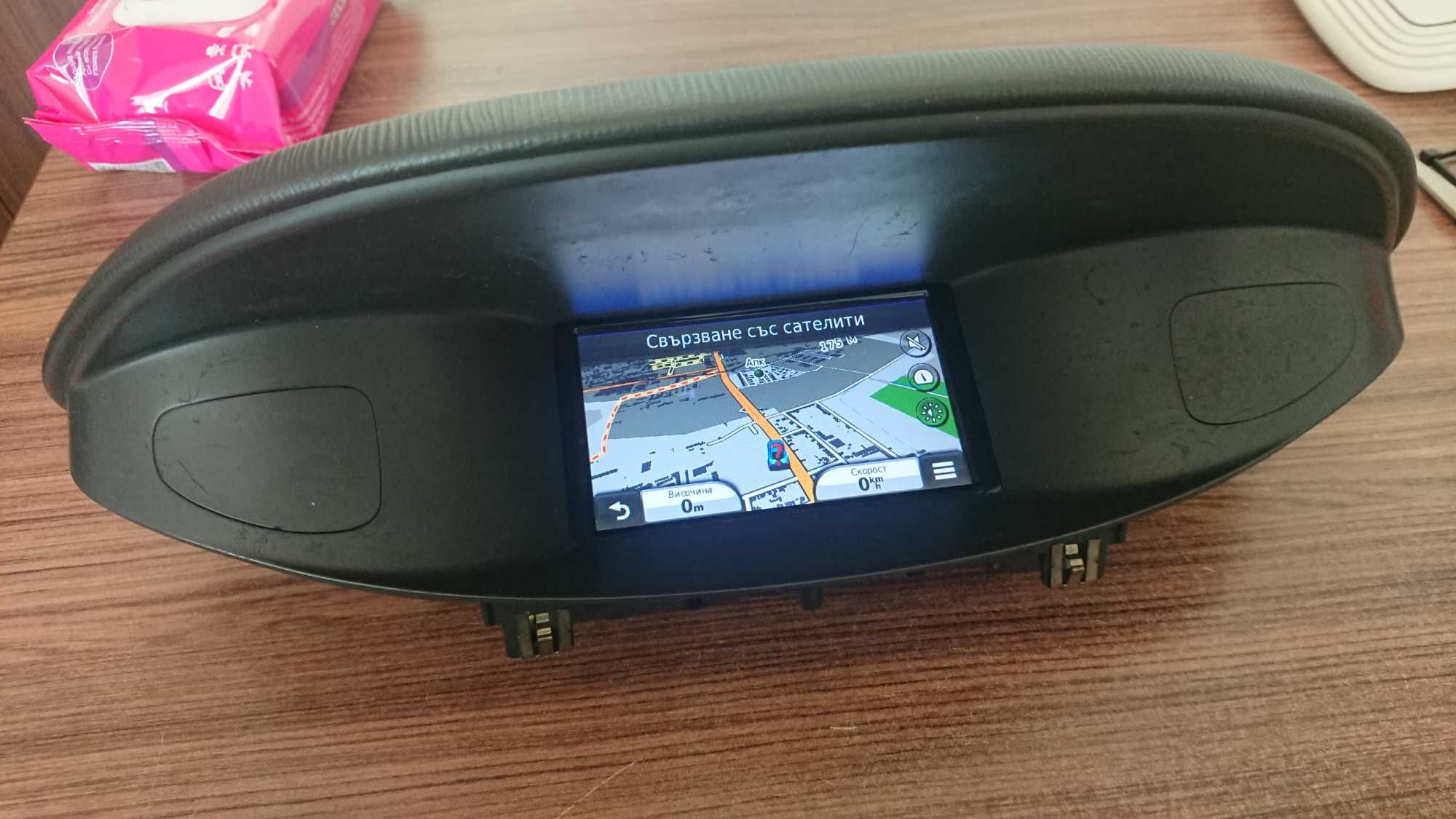 Продавам козирка за Laguna 2 със вградена Garmin навигация