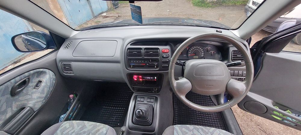 Vand Suzuki grand vitara 2.0 benzina ,AC functional, Volan Dreapta