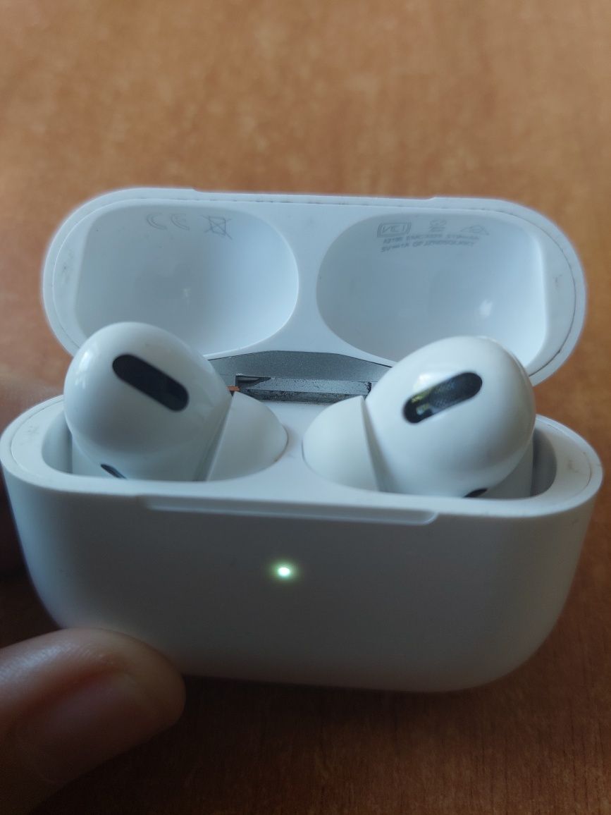 Vând căști Airpods Pro 1