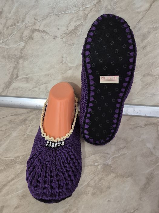 Ръчно плетени терлици с подметка