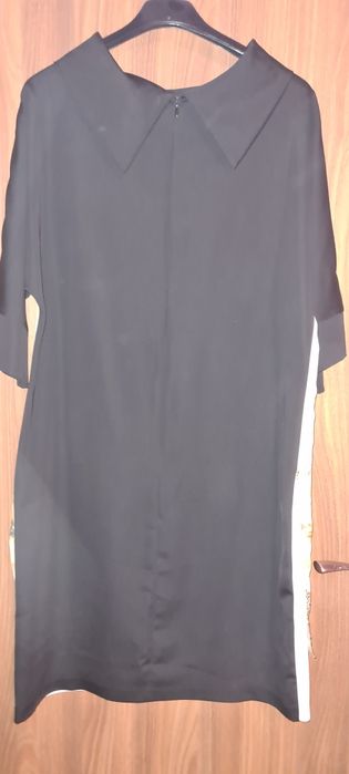 Официална рокля-XL размер  (42) чисто нова с ръкави до лактите- 150лв