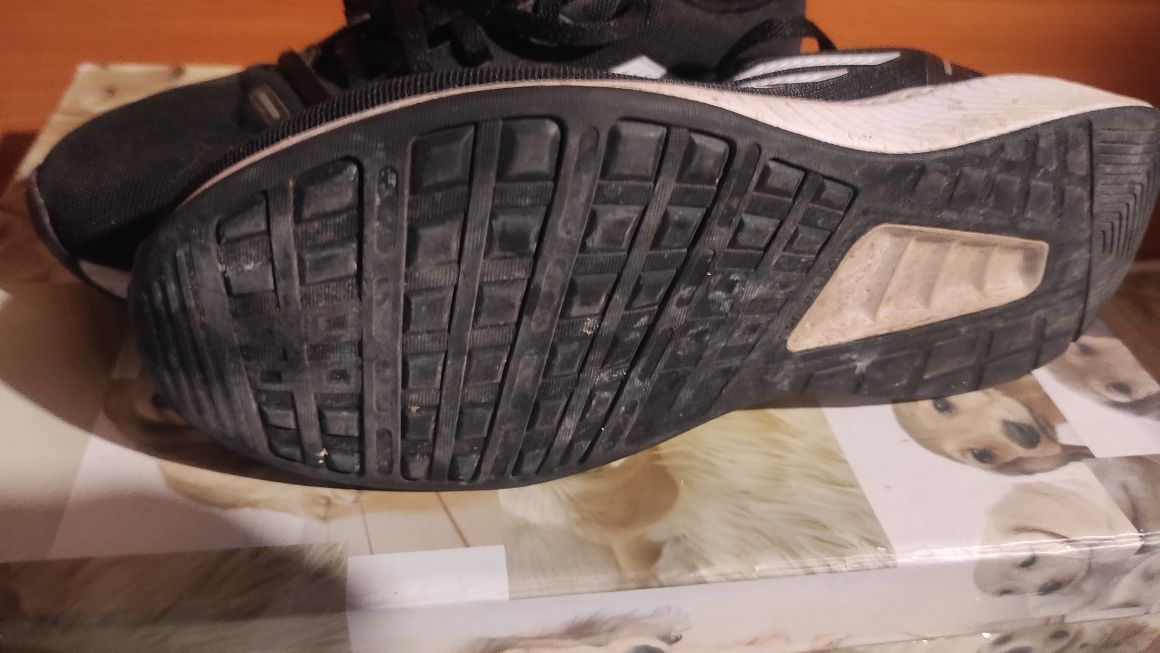 Маратонки Adidas и други