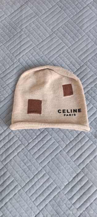 Шапку женскую, срочно продам. Новая.