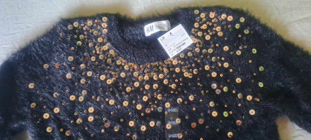 Чисто нов пухкав пуловер с пайети на H&M, размер 134-140