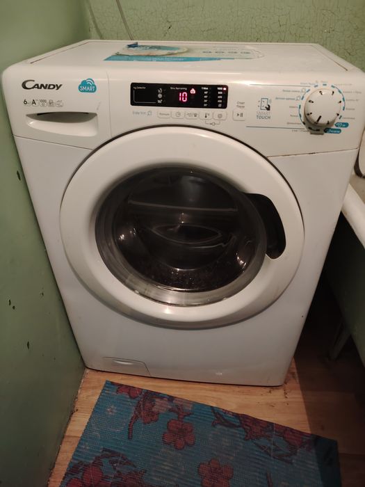 Продам стиральную машину .