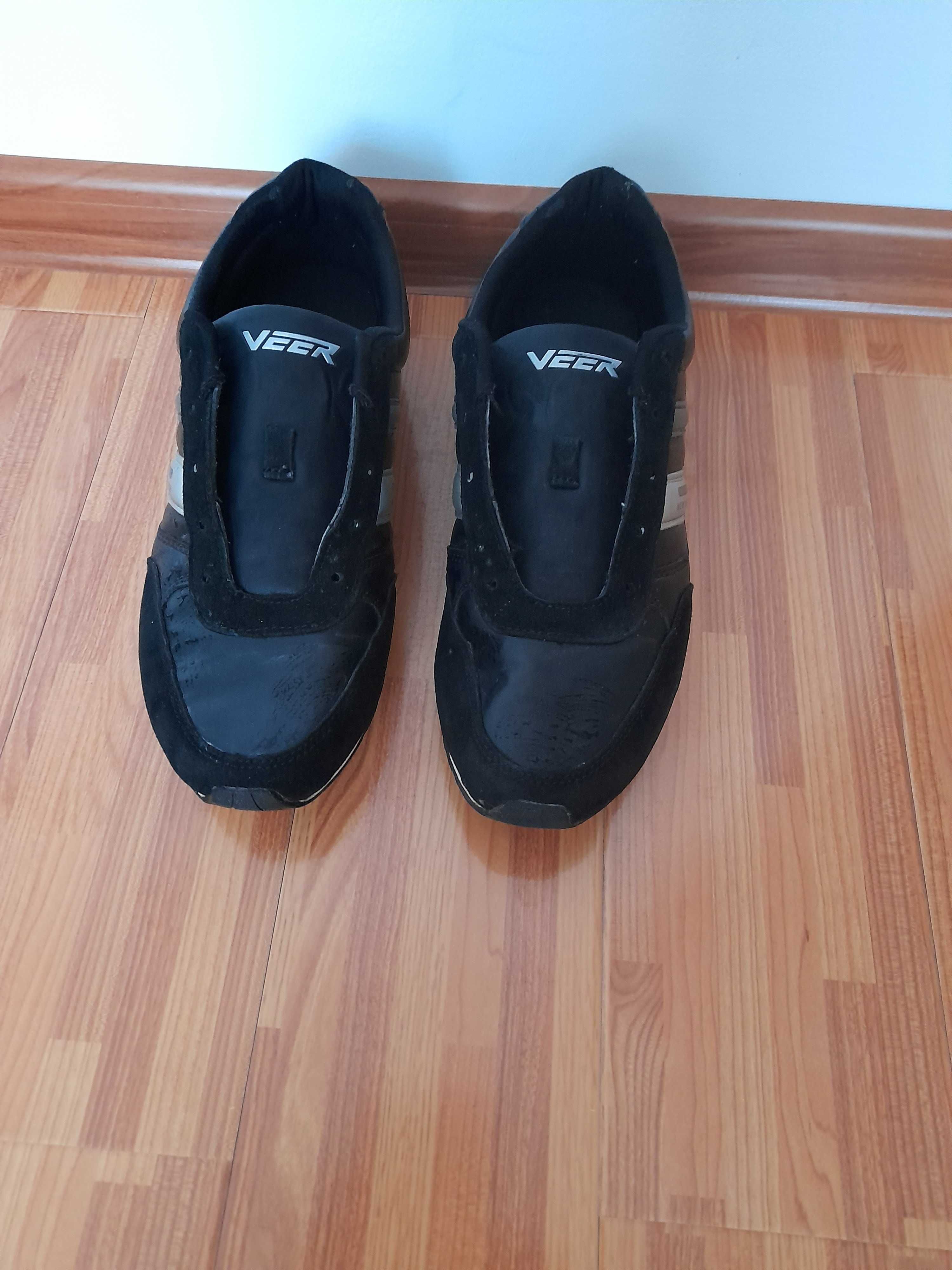 Vand 2 perechi de pantofi si 2 perechi de pantofi sport Veer 43