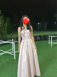 Светло-розовое длинное выпускное (вечернее) платье