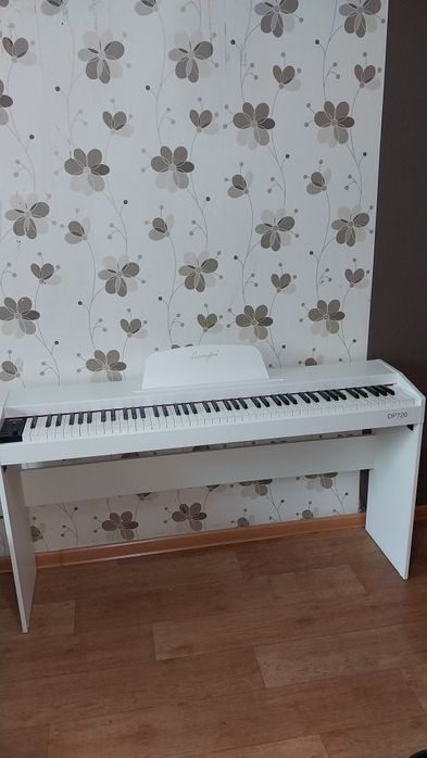 Продам пианино LEXINGTON