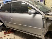 Дясна врата ауди а3 с3 2001 г перфектна